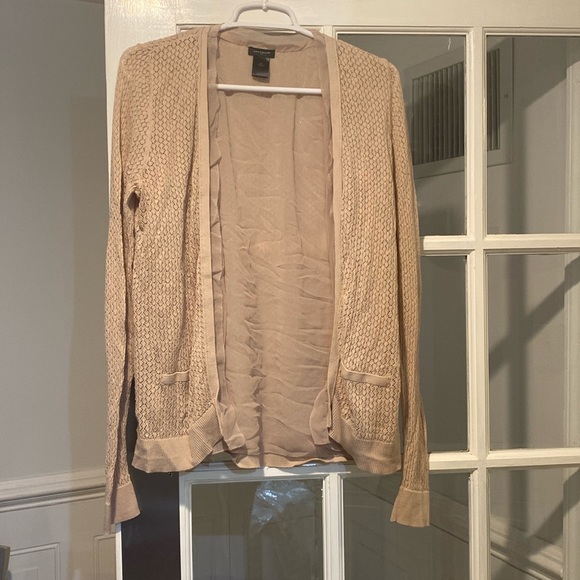 Ann Taylor Sweaters - Ann Taylor size Medium Sweater good condition